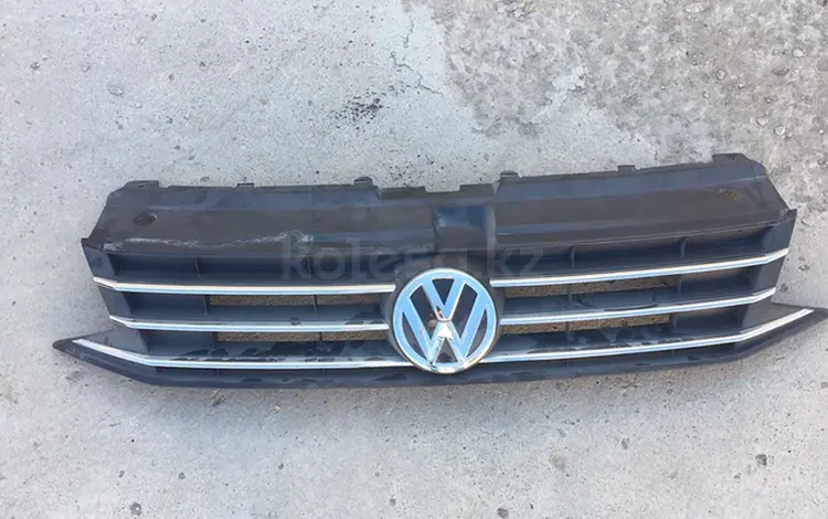 Решетка радиатора Volkswagen Polo sedan за 30 000 тг. в Атырау