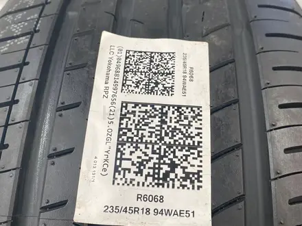 Yokohama BluEarth AE51 235/45 R18 94W за 68 000 тг. в Алматы