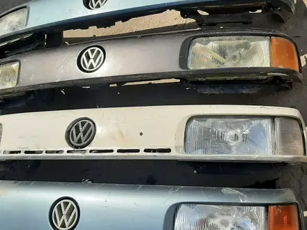 Решётка радиатора на vw passat b3 Очки на фару b3 за 2 999 тг. в Шымкент