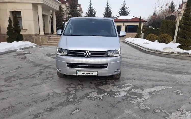 Volkswagen Multivan 2015 года за 13 500 000 тг. в Алматы