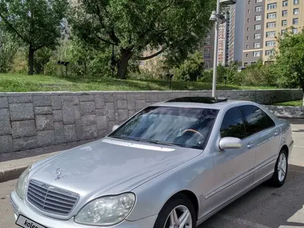 Mercedes-Benz S 320 2001 года за 4 500 000 тг. в Астана