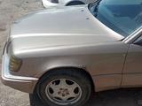 Mercedes-Benz E 200 1993 года за 2 002 000 тг. в Есик