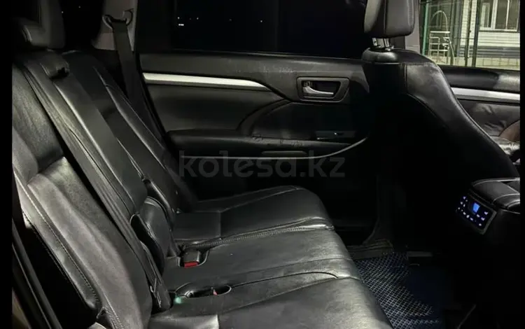 Toyota Highlander 2014 года за 13 800 000 тг. в Атырау