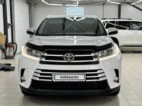 Toyota Highlander 2017 года за 18 000 000 тг. в Уральск