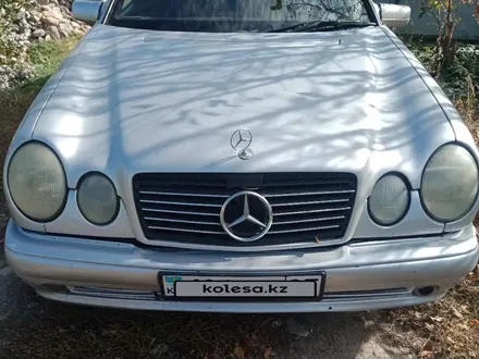 Mercedes-Benz E 230 1997 года за 2 500 000 тг. в Алматы