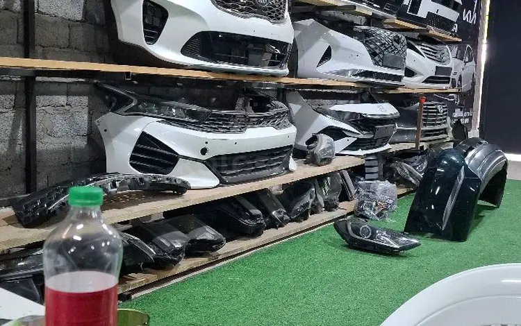 Hyundai KIA Genesis кузов фара капот дверь крыло за 1 000 тг. в Алматы
