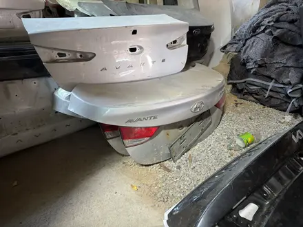 Hyundai KIA Genesis кузов фара капот дверь крыло за 1 000 тг. в Алматы – фото 6