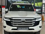 Toyota Land Cruiser Luxe 2026 года за 66 920 000 тг. в Алматы – фото 2