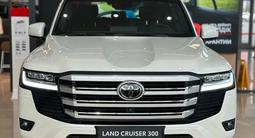 Toyota Land Cruiser Luxe 2026 года за 66 920 000 тг. в Алматы – фото 2