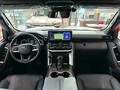 Toyota Land Cruiser Luxe 2026 года за 66 920 000 тг. в Алматы – фото 17