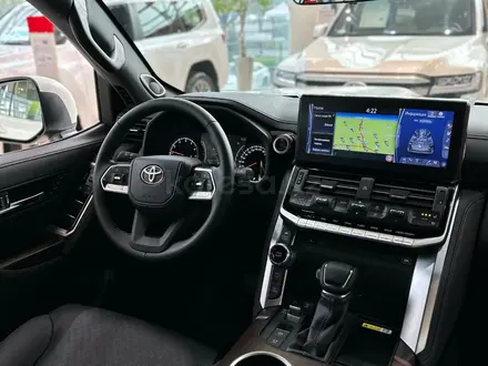 Toyota Land Cruiser Luxe 2026 года за 66 920 000 тг. в Алматы – фото 18