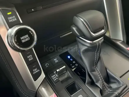 Toyota Land Cruiser Luxe 2026 года за 66 920 000 тг. в Алматы – фото 22