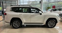 Toyota Land Cruiser Luxe 2026 года за 66 920 000 тг. в Алматы – фото 5