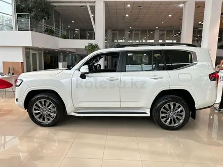 Toyota Land Cruiser Luxe 2026 года за 66 920 000 тг. в Алматы – фото 15