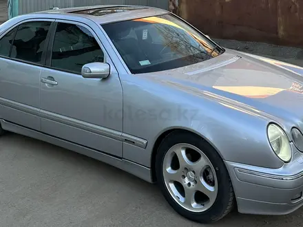 Mercedes-Benz E 320 2000 года за 6 000 000 тг. в Уральск – фото 9