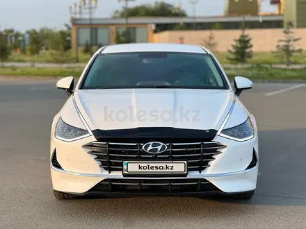 Hyundai Sonata 2023 года за 11 700 000 тг. в Семей