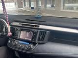 Toyota RAV4 2017 годаүшін9 000 000 тг. в Уральск – фото 2