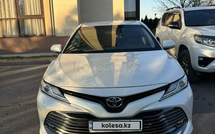 Toyota Camry 2019 года за 14 300 000 тг. в Шымкент