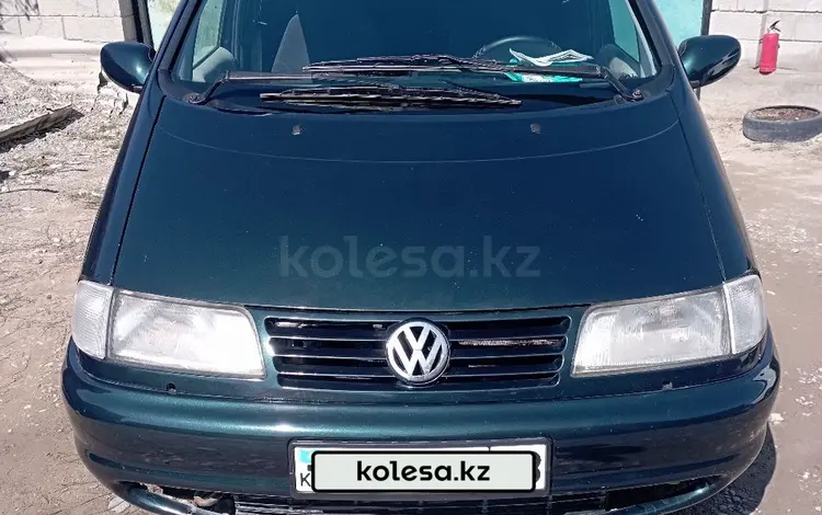 Volkswagen Sharan 1997 года за 2 100 000 тг. в Тараз