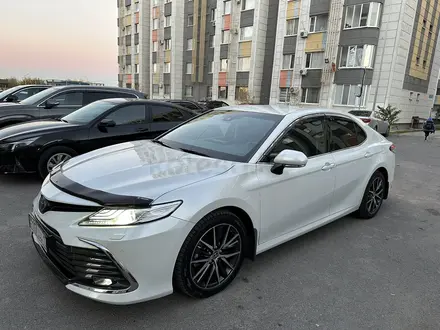 Toyota Camry 2021 года за 18 500 000 тг. в Шымкент – фото 3