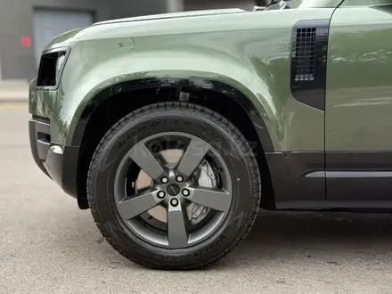 Land Rover Defender X-Dynamic SE 2026 года за 73 349 000 тг. в Алматы – фото 14