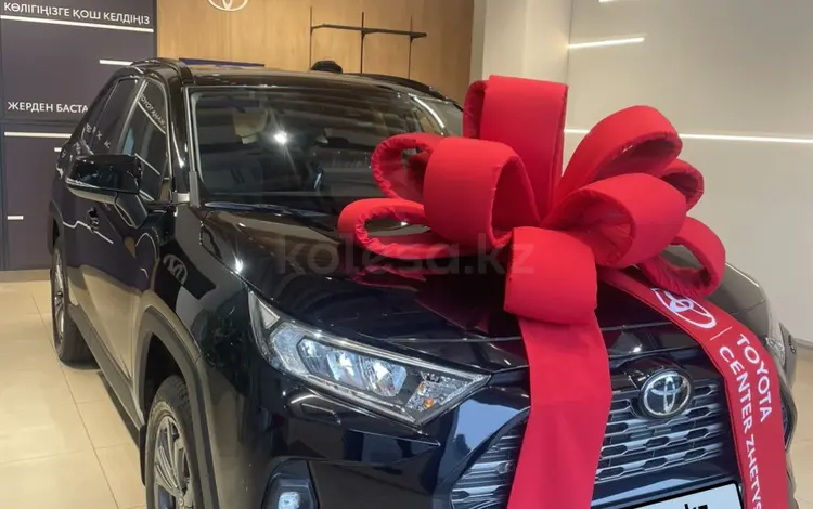 Toyota RAV4 2025 года за 18 500 000 тг. в Актобе