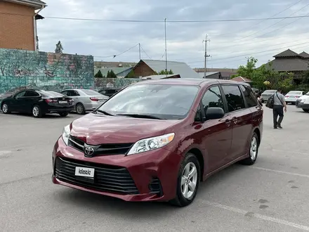 Toyota Sienna 2018 года за 11 350 000 тг. в Алматы – фото 12