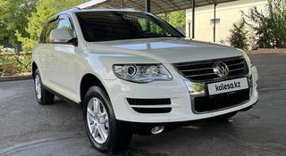 Volkswagen Touareg 2008 года за 9 850 000 тг. в Алматы