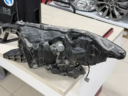 Фара правая Toyota Land Cruiser Prado за 450 000 тг. в Костанай – фото 7