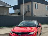 Toyota Camry 2023 года за 8 500 000 тг. в Алматы – фото 2