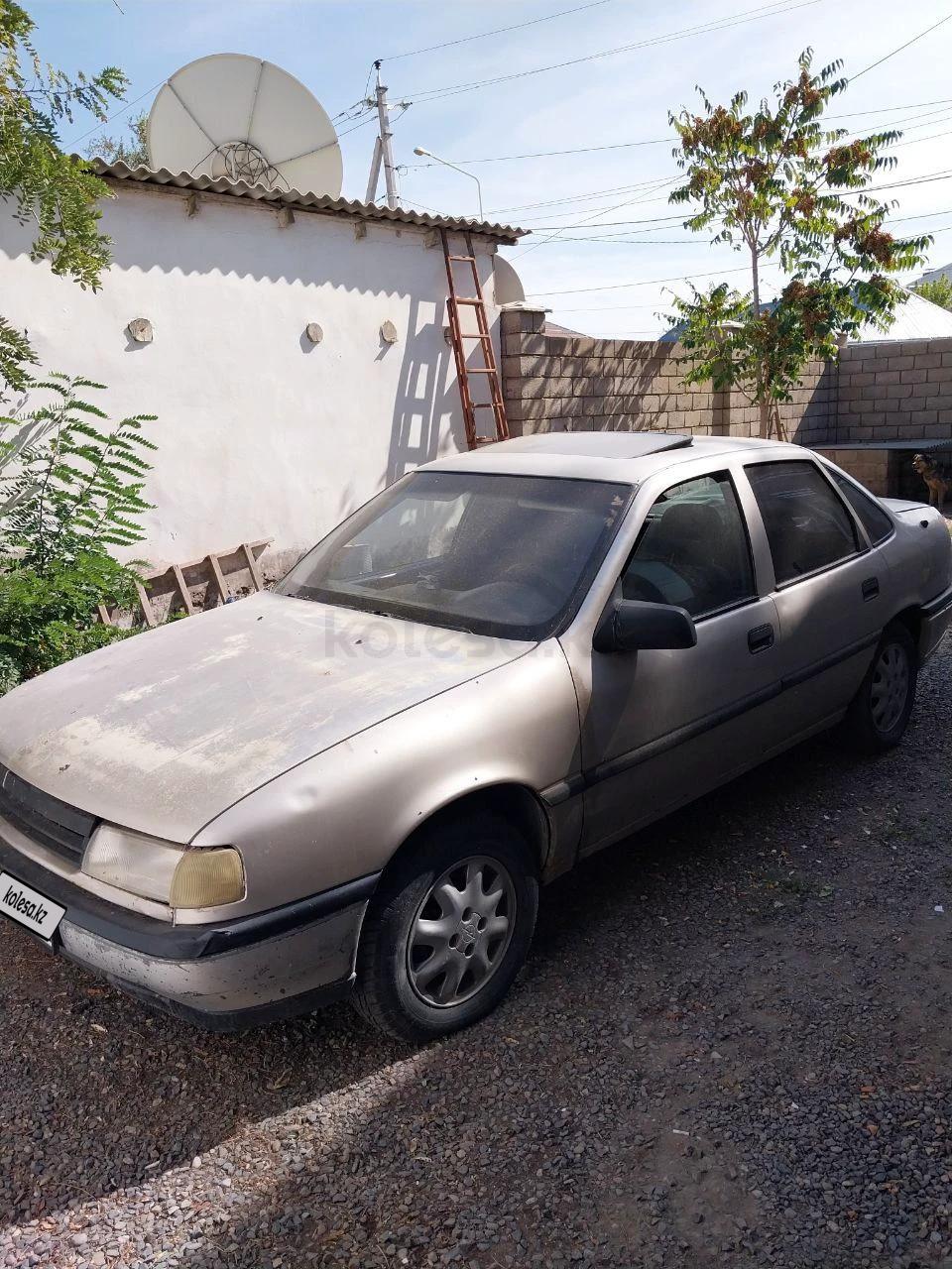 Opel Vectra 1992 г.