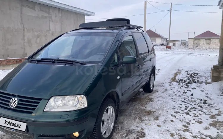 Volkswagen Sharan 2002 годаүшін3 450 000 тг. в Астана