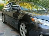 Toyota Camry 2010 года за 8 300 000 тг. в Тараз – фото 2