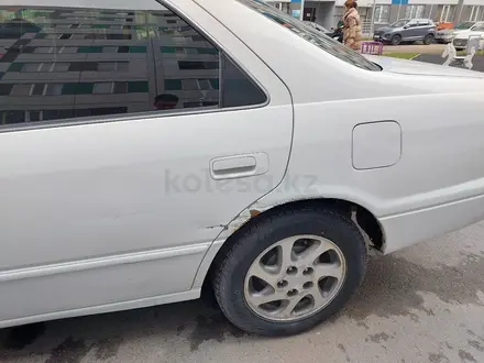 Toyota Camry 1998 года за 3 000 000 тг. в Алматы – фото 6