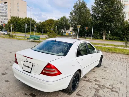 Mercedes-Benz C 240 2001 года за 3 100 000 тг. в Степногорск – фото 8