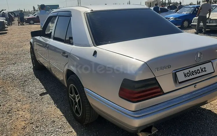 Mercedes-Benz E 220 1994 года за 2 600 000 тг. в Кызылорда