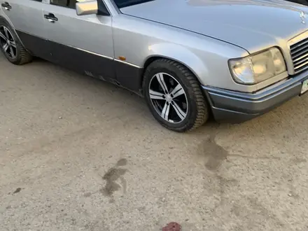 Mercedes-Benz E 280 1994 года за 3 000 000 тг. в Усть-Каменогорск – фото 13