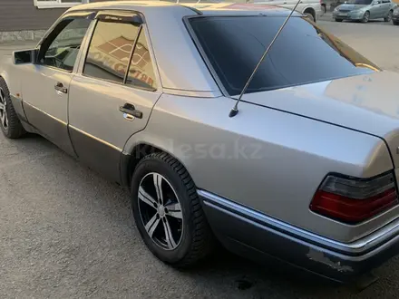 Mercedes-Benz E 280 1994 года за 3 000 000 тг. в Усть-Каменогорск – фото 15