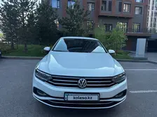 Volkswagen Passat, 2020