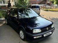 Volkswagen Golf 1993 годаfor2 500 000 тг. в Астана