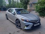 Toyota Camry 2018 года за 11 500 000 тг. в Актобе