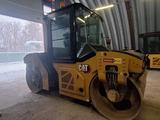 CAT  Каток CAT CB10 асфальтовый вибрационный 2022 года за 49 500 000 тг. в Усть-Каменогорск – фото 2