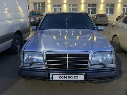 Mercedes-Benz E 220 1993 года за 2 300 000 тг. в Караганда – фото 4