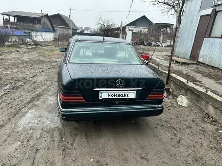 Mercedes-Benz E 200 1995 года за 1 150 000 тг. в Талдыкорган – фото 3