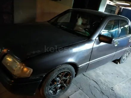 Mercedes-Benz C 180 1994 года за 1 300 000 тг. в Атбасар – фото 2