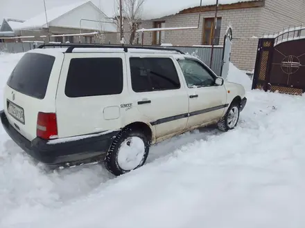 Volkswagen Golf 1994 года за 1 400 000 тг. в Актобе – фото 3