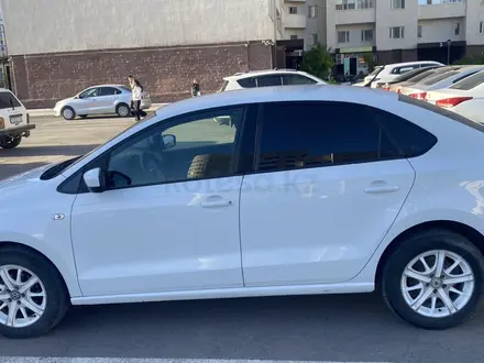 Volkswagen Polo 2016 года за 4 500 000 тг. в Астана – фото 2