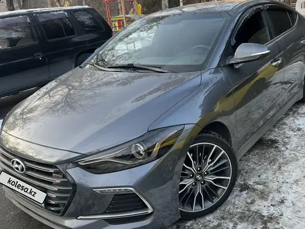 Hyundai Elantra 2018 года за 9 000 000 тг. в Алматы – фото 3