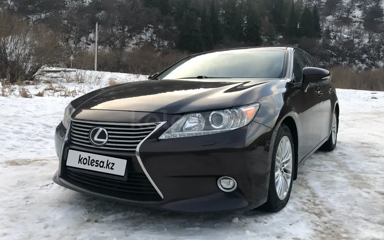 Lexus ES 250 2015 года за 12 200 000 тг. в Алматы