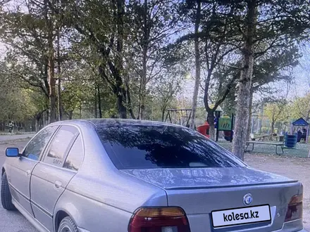 BMW 523 1998 года за 3 250 000 тг. в Актобе